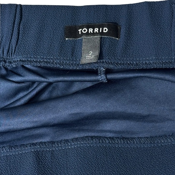 Torrid chiffon asymmetrical navy blue elastic waist skirt size 2x lined - Picture 3 of 7